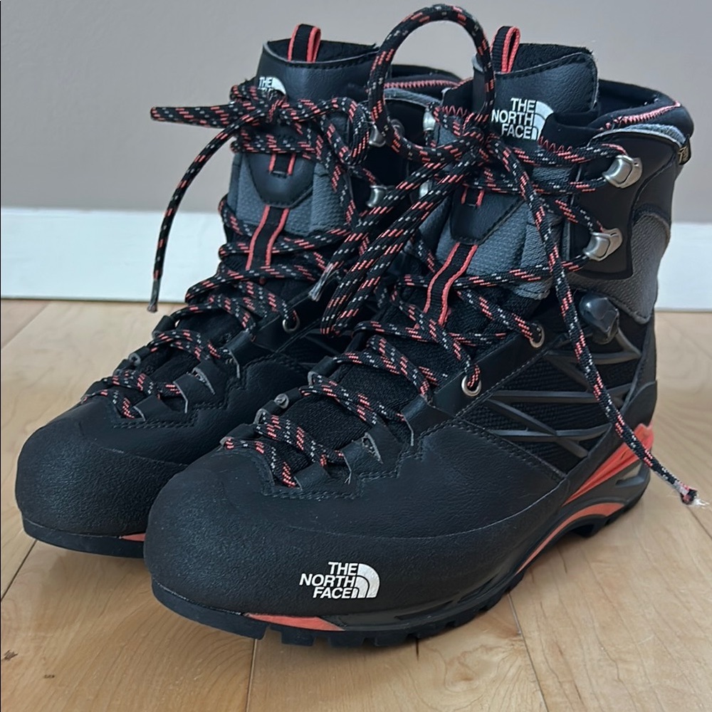 The North Face Women's Black and Red Lace-Up Trekking Boots